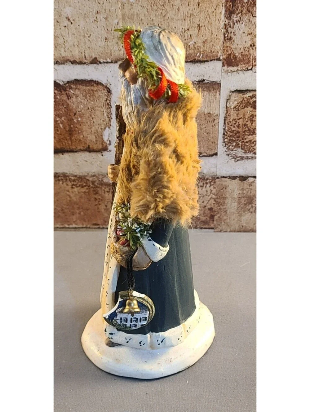 2pc Hand Painted Santa Figurines 8